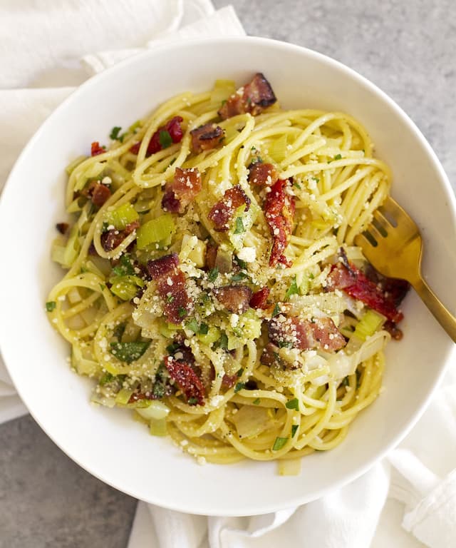 Pasta Carbonara with Leeks and SunDried Tomatoes Punchfork