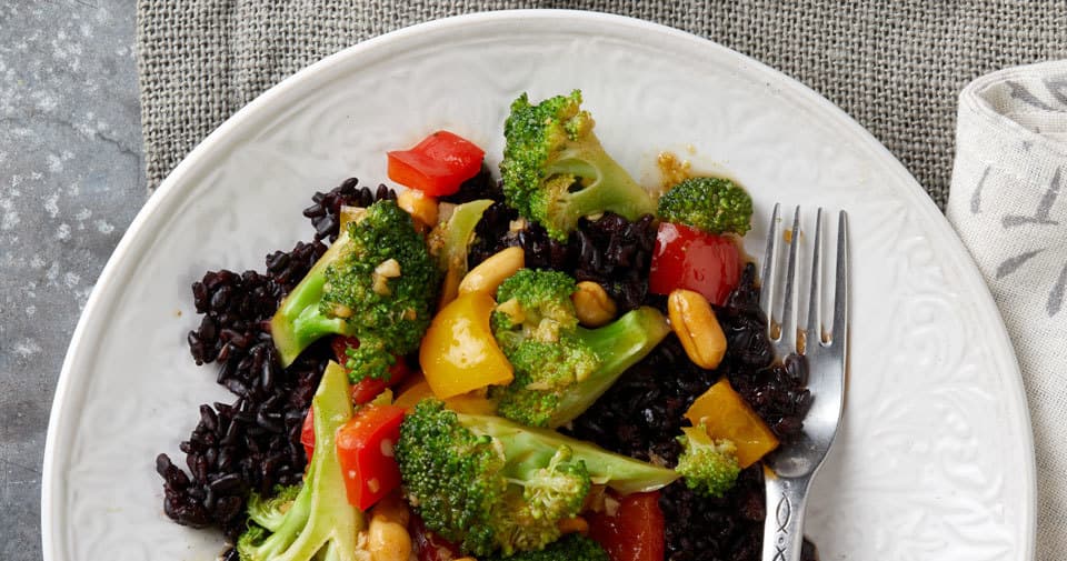 Spicy Broccoli & Bell Pepper StirFry with Peanuts Punchfork