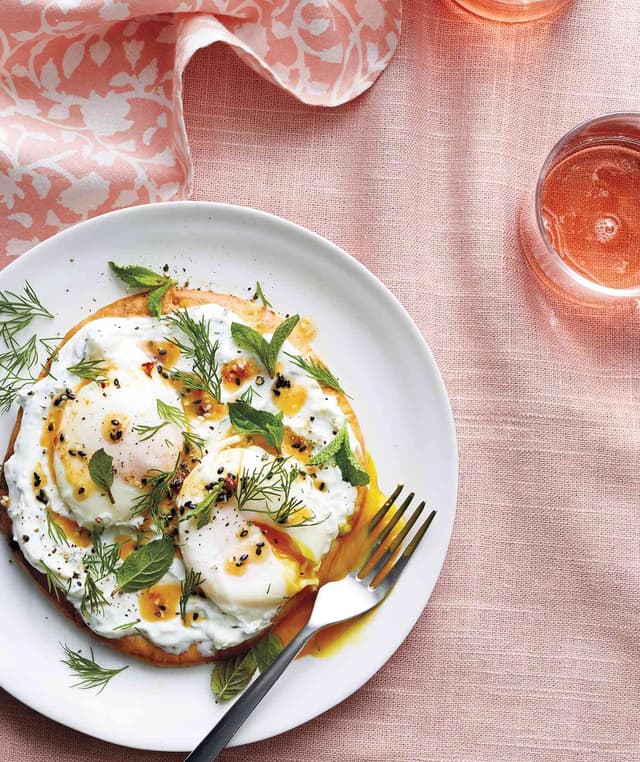 Loaded Scrambled Eggs with Bell Peppers and Tomatoes Punchfork