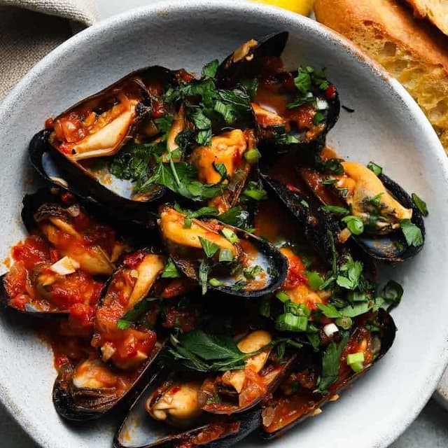 Mussels in Spicy Tomato Sauce Punchfork
