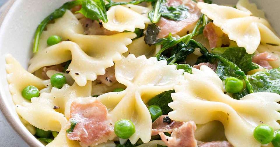 Bowtie Pasta with Peas, Prosciutto, and Arugula Punchfork
