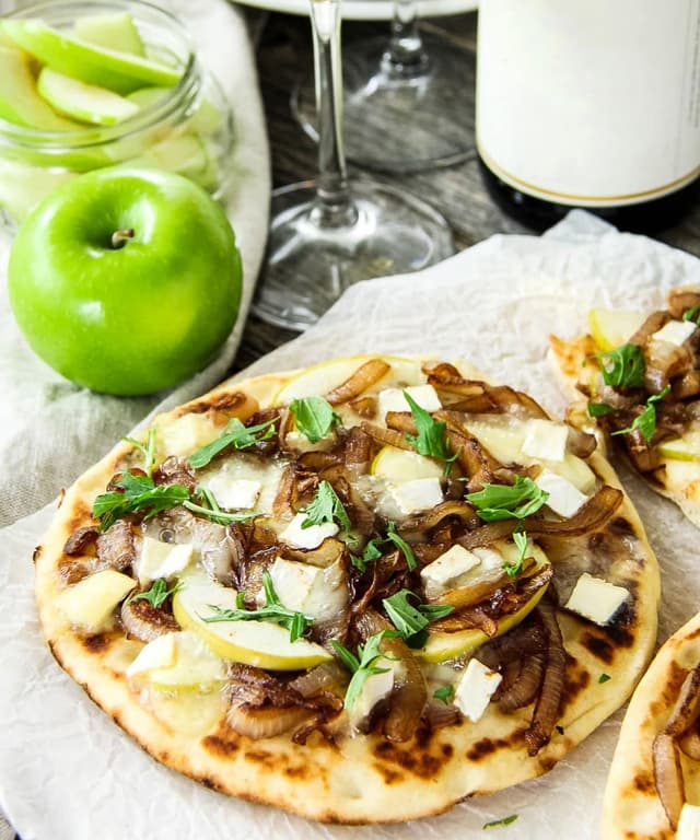 Caramelized Onion, Apple and Brie Flatbread Pizzas Punchfork