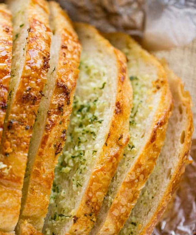 Garlic Bread with Sliced Bread Punchfork