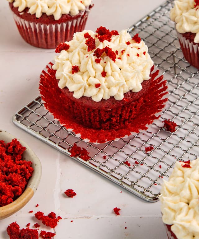 red-velvet-cupcakes-punchfork