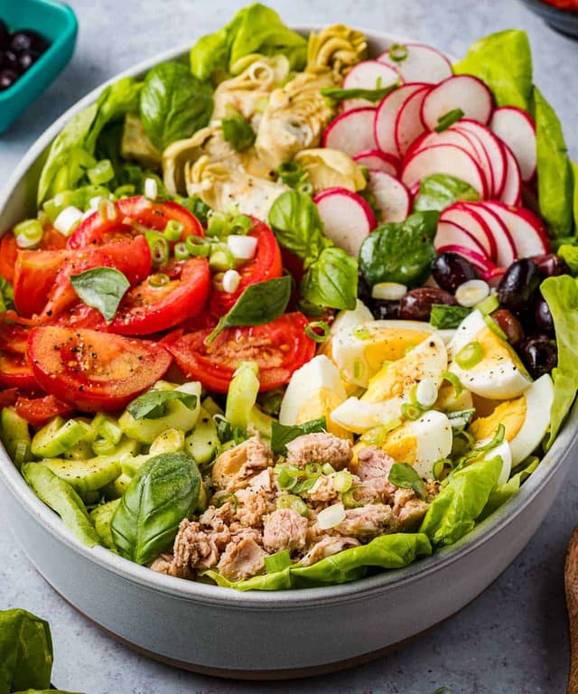 Niçoise Salad with Tuna and Artichoke Hearts Punchfork