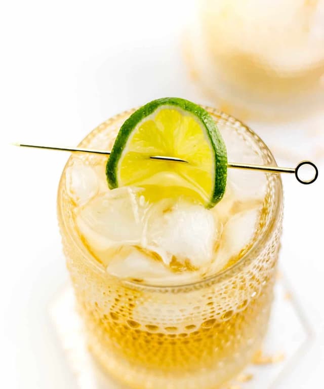 Jack & Ginger Ale Cocktail Punchfork