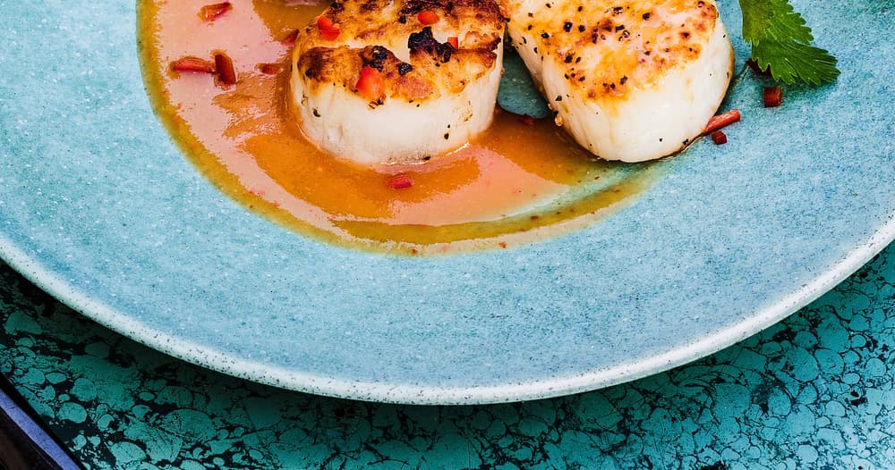 Grilled Scallops with Peach Sweet Chili Sauce Punchfork