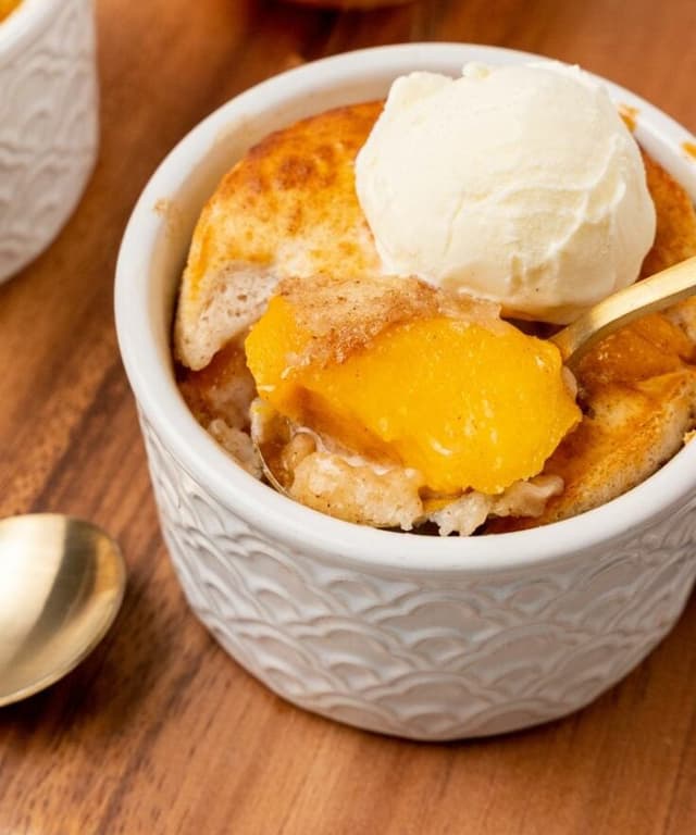 air-fryer-peach-cobbler-punchfork