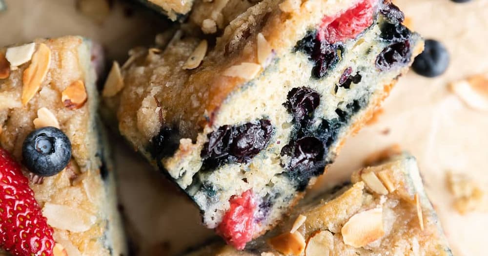 Mixed Berry Breakfast Cake (Made with Yogurt) Punchfork