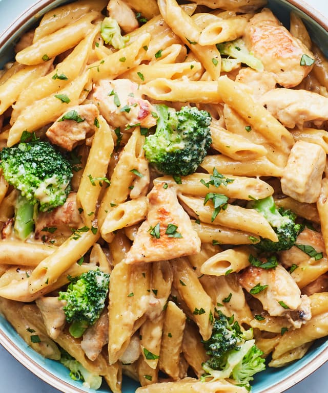 Simple OneSkillet Chicken Alfredo Pasta Punchfork