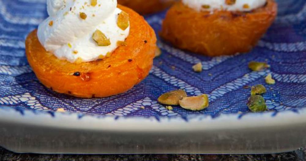 Roasted Apricots with Mascarpone and Pistachios Punchfork