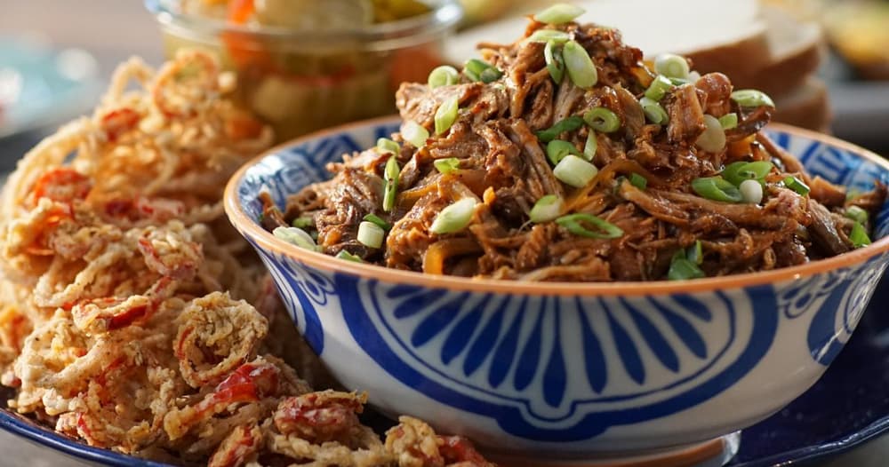 SlowCooker Pulled Pork with Fried Shallots and Chiles Punchfork