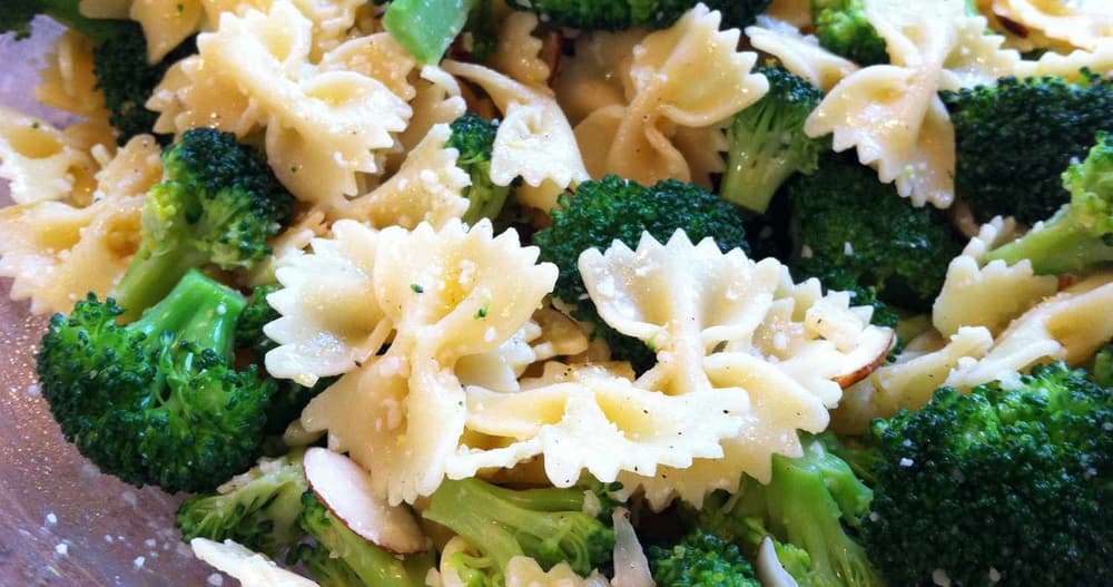 Bow Tie Pasta with Broccoli, Garlic, and Lemon Punchfork