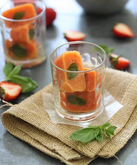Strawberry Daiquiris with Nectarine Basil Ice Cubes Punchfork