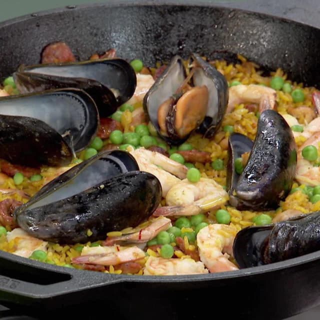 Quick Paella with Chorizo, Shrimp and Chicken Punchfork