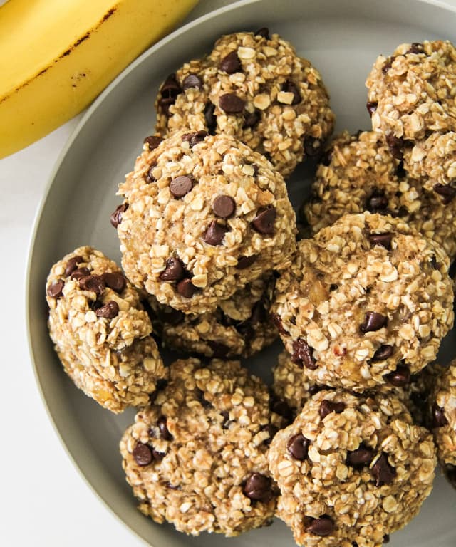 2 Ingredient Healthy Banana Oatmeal Cookies Punchfork