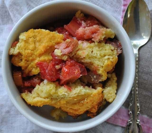Crock Pot Strawberry Rhubarb Cobbler Punchfork