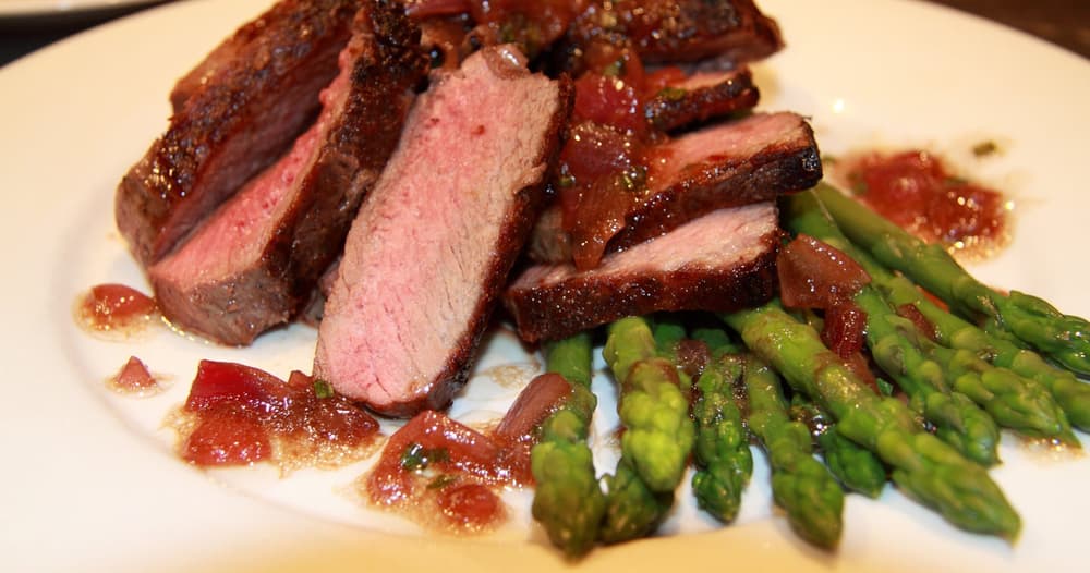 Broiled Beef Tenderloin with Asparagus & Red Onion Vinaigrette Punchfork