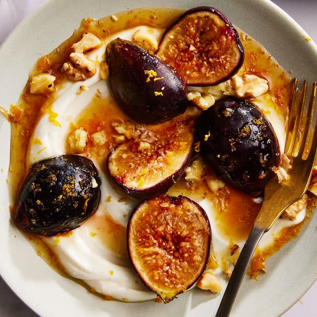 Warm Figs with Honey & Greek Yogurt Punchfork