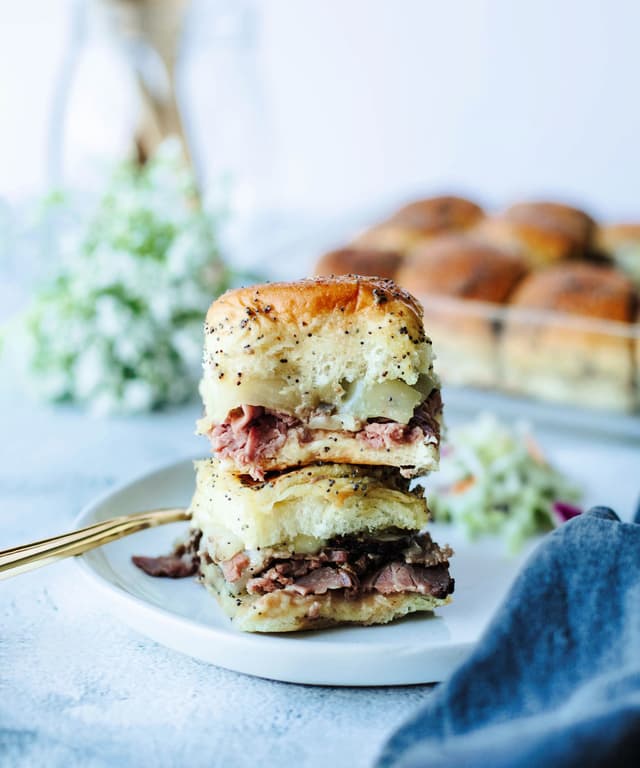 Hawaiian Roll Roast Beef and Swiss Sliders Punchfork