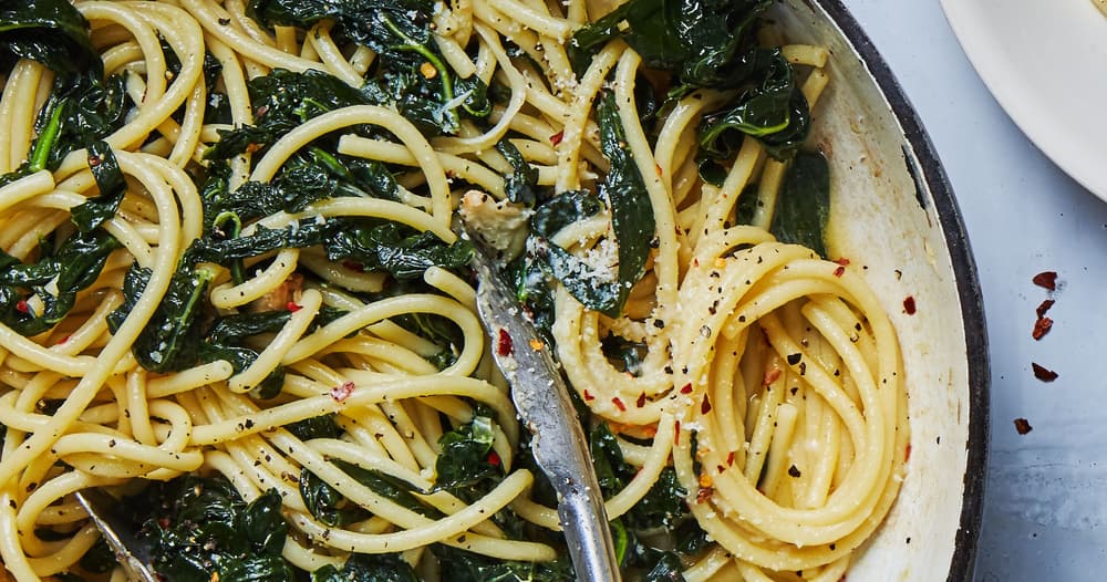 Spaghetti Aglio e Olio with Lots of Kale Punchfork