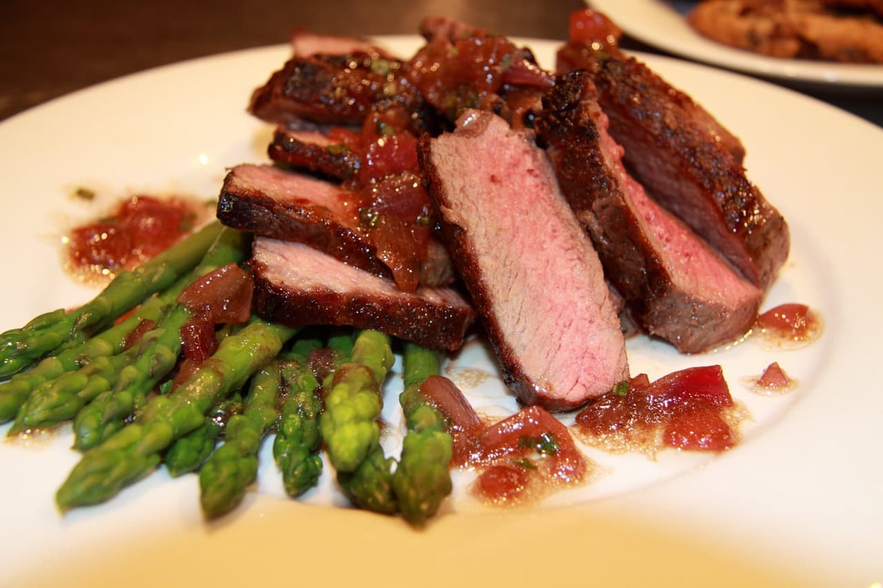 Broiled Beef Tenderloin with Asparagus & Red Onion Vinaigrette Punchfork