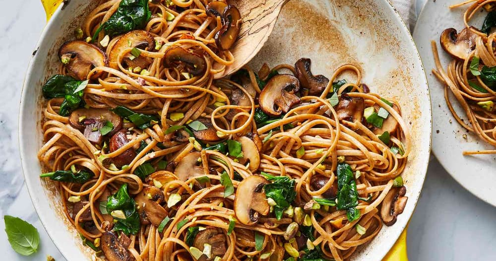 20-Minute Balsamic Mushroom & Spinach Pasta | Punchfork