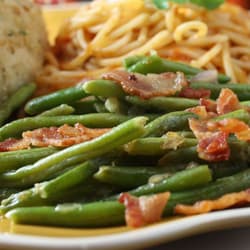 Green Beans with Warm Bacon Dressing | Punchfork