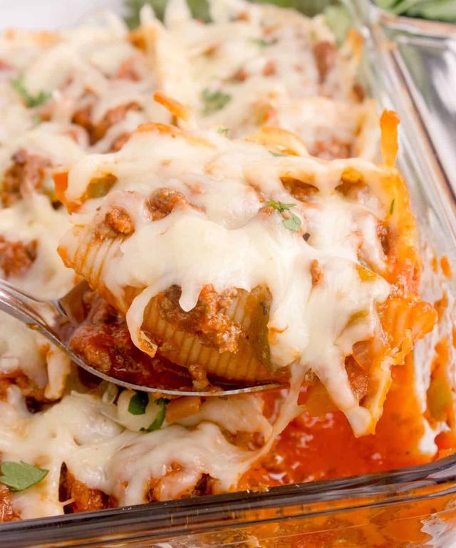 Everday Shells Easy Beef Stuffed Shells | Punchfork