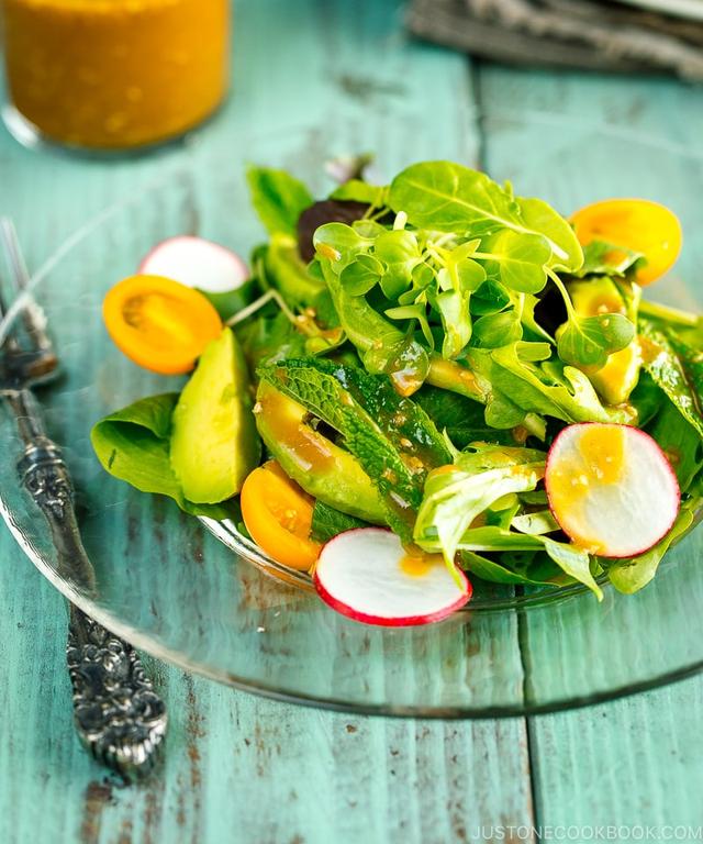 Spring Mix Salad with Sweet Miso Dressing Spring Mix Salad with Sweet Miso Dressing