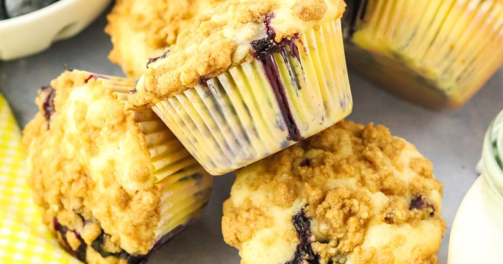 Blueberry Streusel Muffins | Punchfork