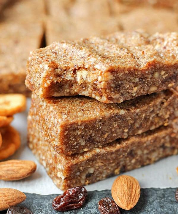Apple Rx Bar Paleo Apple Cinnamon Protein Bars (RXBAR Copycat) | Punchfork